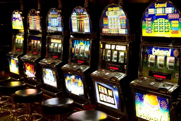 wayang8899 live dealer studio with multiple cameras and professional broadcasters managing tables